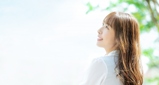 笑顔の女性