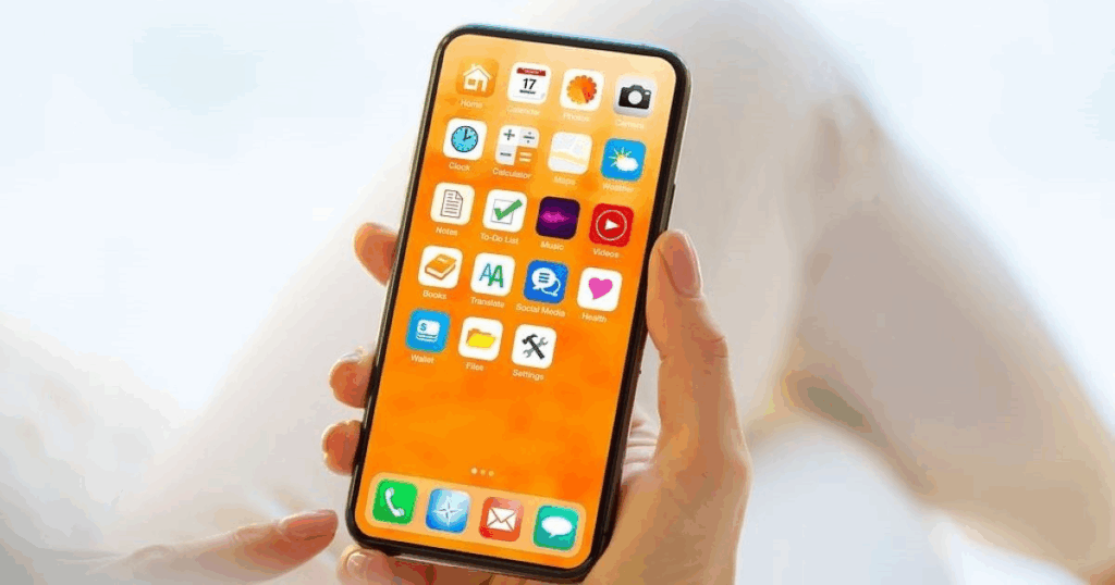 スマホを操作している人